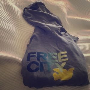 FREE CITY SWEATSHIRT